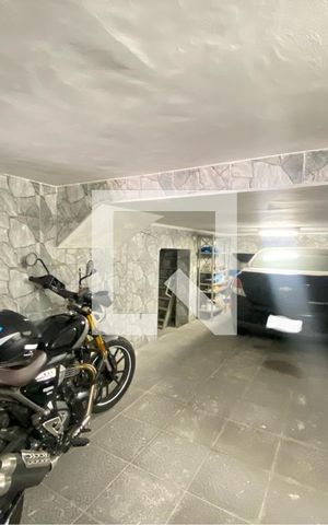 Casa à venda com 180m², 4 quartos e 2 vagas Casa à venda com 180m², 4 quartos e 2 vagasGaragem
