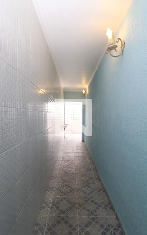 Casa à venda com 180m², 4 quartos e 2 vagasCorredor de entrada