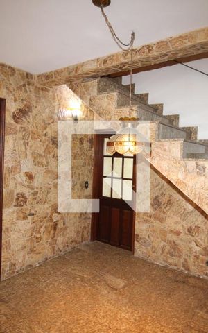Casa à venda com 180m², 4 quartos e 2 vagasSala