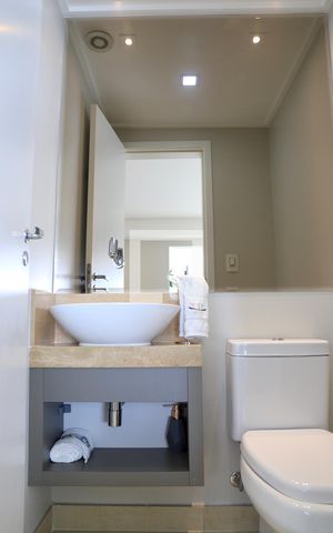 Apartamento à venda com 200m², 3 quartos e 3 vagas Apartamento à venda com 200m², 3 quartos e 3 vagasLavabo
