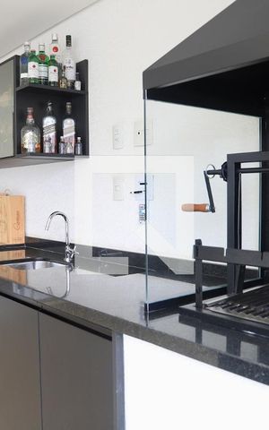 Apartamento à venda com 200m², 3 quartos e 3 vagas Apartamento à venda com 200m², 3 quartos e 3 vagasSacada