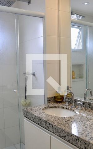 Apartamento à venda com 200m², 3 quartos e 3 vagas Apartamento à venda com 200m², 3 quartos e 3 vagasBanheiro Suíte Master