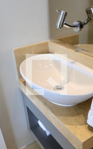 Apartamento à venda com 200m², 3 quartos e 3 vagas Apartamento à venda com 200m², 3 quartos e 3 vagasLavabo