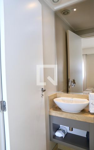 Apartamento à venda com 200m², 3 quartos e 3 vagas Apartamento à venda com 200m², 3 quartos e 3 vagasLavabo
