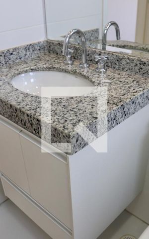 Apartamento à venda com 200m², 3 quartos e 3 vagas Apartamento à venda com 200m², 3 quartos e 3 vagasBanheiro da Suíte 2