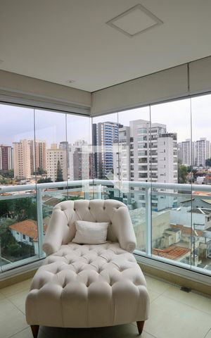 Apartamento à venda com 200m², 3 quartos e 3 vagas Apartamento à venda com 200m², 3 quartos e 3 vagasSuíte Master