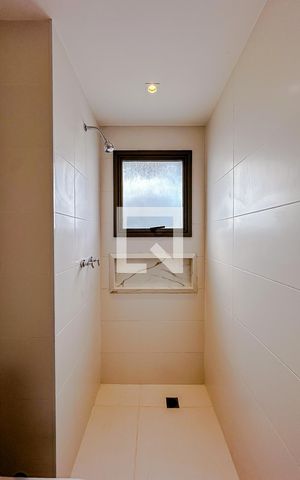 Apartamento à venda com 73m², 2 quartos e 2 vagasBanheiro da Suíte 1