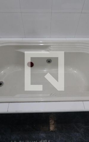 Casa à venda com 180m², 3 quartos e 4 vagasBanheiro da Suíte - Banheira