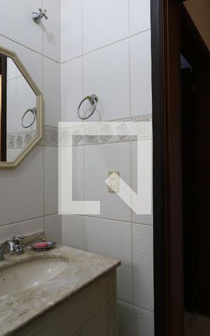Casa à venda com 180m², 3 quartos e 4 vagasBanheiro Social