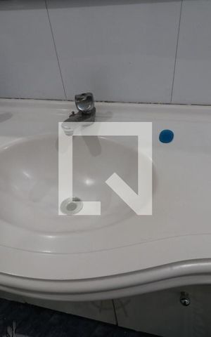 Casa à venda com 180m², 3 quartos e 4 vagasBanheiro da Suíte - Pia