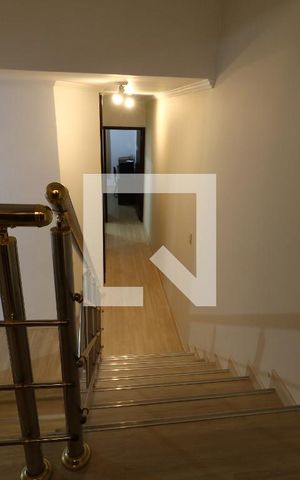 Casa à venda com 180m², 3 quartos e 4 vagasEscada