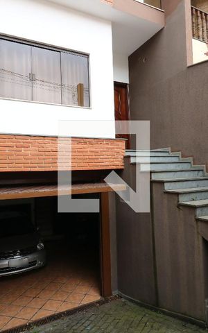 Casa à venda com 180m², 3 quartos e 4 vagasFrente