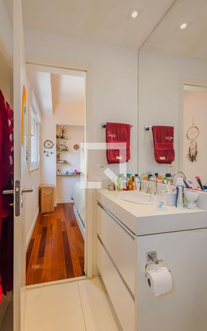 Apartamento à venda com 171m², 3 quartos e 3 vagasBanheiro da Suíte 1