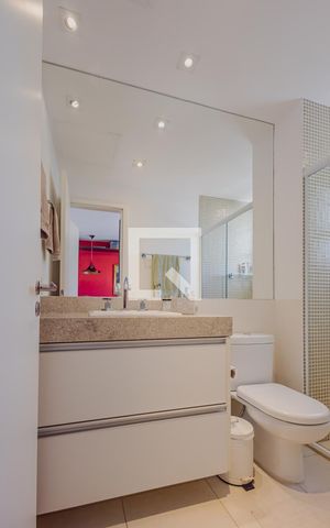 Apartamento à venda com 171m², 3 quartos e 3 vagasBanheiro da Suíte 2