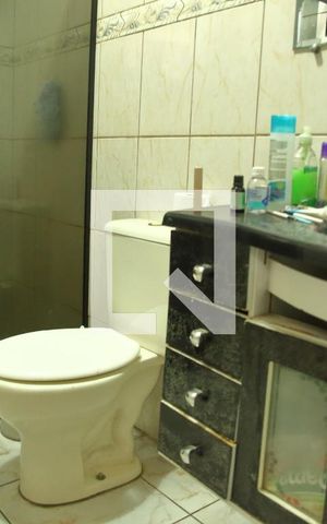 Casa à venda com 200m², 4 quartos e 6 vagasBanheiro 2