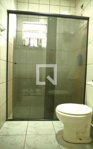 Casa à venda com 200m², 4 quartos e 6 vagasBanheiro 2