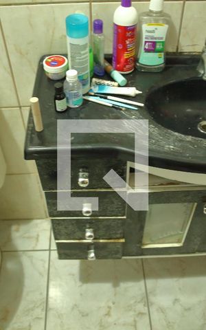 Casa à venda com 200m², 4 quartos e 6 vagasBanheiro 2