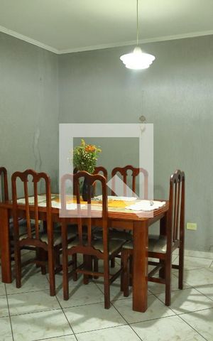 Casa à venda com 200m², 4 quartos e 6 vagasSala