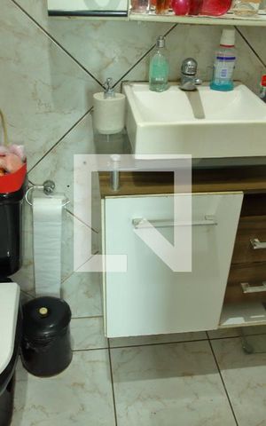 Casa à venda com 200m², 4 quartos e 6 vagasBanheiro do Quarto 1