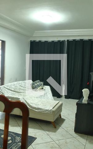 Casa à venda com 200m², 4 quartos e 6 vagasSala