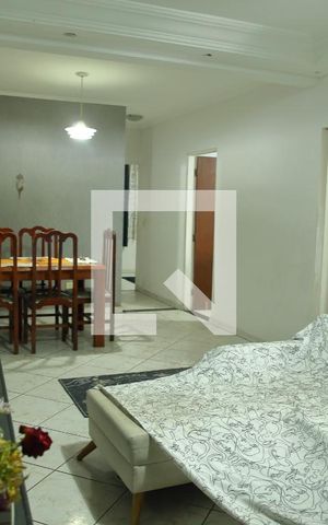 Casa à venda com 200m², 4 quartos e 6 vagasSala