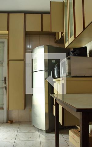 Casa à venda com 200m², 4 quartos e 6 vagasCozinha