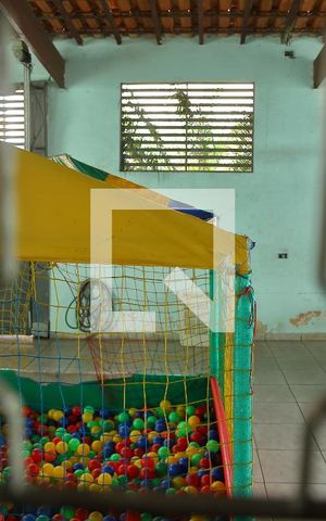 Casa à venda com 200m², 4 quartos e 6 vagasQuarto 3