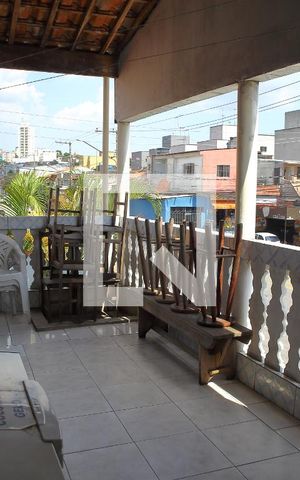 Casa à venda com 200m², 4 quartos e 6 vagasvaranda