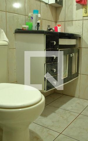 Casa à venda com 200m², 4 quartos e 6 vagasBanheiro 2