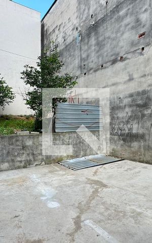 Casa à venda com 60m², 2 quartos e 1 vagaQuintal