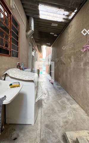 Casa à venda com 60m², 2 quartos e 1 vagaÁrea de Serviço