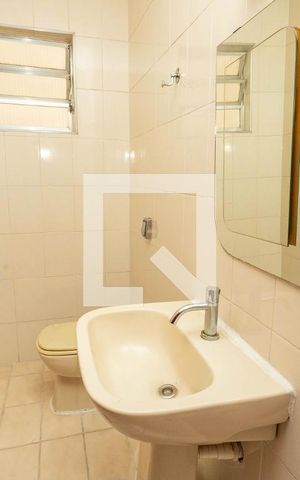 Casa à venda com 267m², 3 quartos e 2 vagas Casa à venda com 267m², 3 quartos e 2 vagasLavabo
