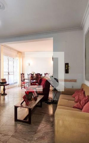 Casa à venda com 400m², 4 quartos e 5 vagas Casa à venda com 400m², 4 quartos e 5 vagasSala