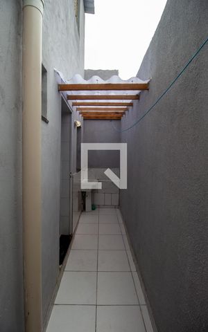Casa para alugar com 30m², 1 quarto e sem vaga Casa para alugar com 30m², 1 quarto e sem vagaÁrea de Serviço