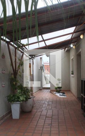 Casa para alugar com 140m², 4 quartos e 1 vagaQuintal