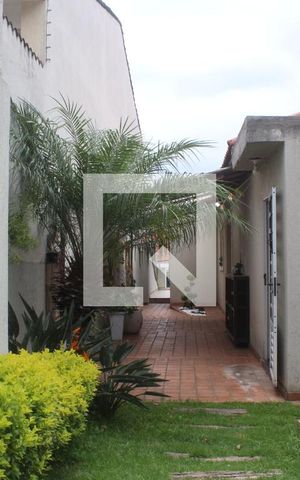 Casa para alugar com 140m², 4 quartos e 1 vagaQuintal
