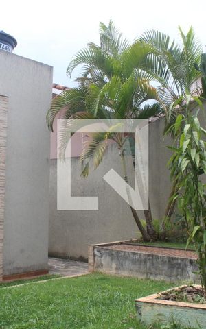 Casa para alugar com 140m², 4 quartos e 1 vagaQuintal