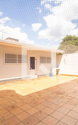 Casa à venda com 300m², 3 quartos e 2 vagas Casa à venda com 300m², 3 quartos e 2 vagasQuintal