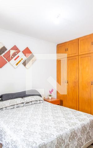 Casa à venda com 300m², 3 quartos e 2 vagas Casa à venda com 300m², 3 quartos e 2 vagasQuarto 2
