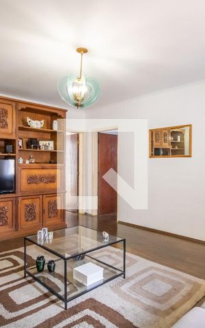 Casa à venda com 300m², 3 quartos e 2 vagas Casa à venda com 300m², 3 quartos e 2 vagasSala