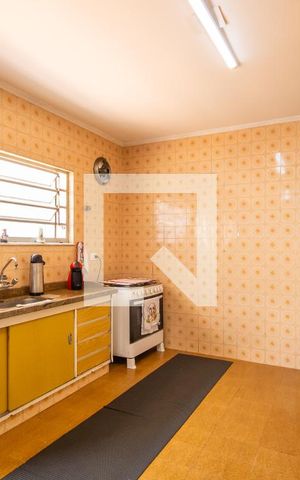 Casa à venda com 300m², 3 quartos e 2 vagas Casa à venda com 300m², 3 quartos e 2 vagasCozinha