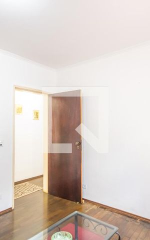 Casa à venda com 300m², 3 quartos e 2 vagas Casa à venda com 300m², 3 quartos e 2 vagasSuíte