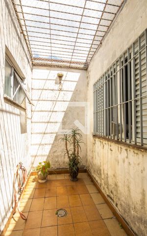 Casa à venda com 300m², 3 quartos e 2 vagas Casa à venda com 300m², 3 quartos e 2 vagasJardim de Inverno
