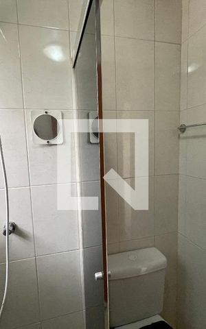 Apartamento à venda com 49m², 2 quartos e sem vaga Apartamento à venda com 49m², 2 quartos e sem vagaBanheiro