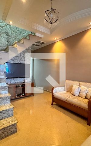Casa à venda com 132m², 3 quartos e 4 vagasSala