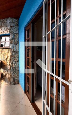 Casa à venda com 132m², 3 quartos e 4 vagassacada