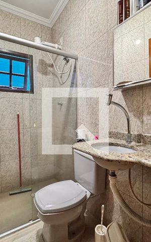 Casa à venda com 132m², 3 quartos e 4 vagasBanheiro
