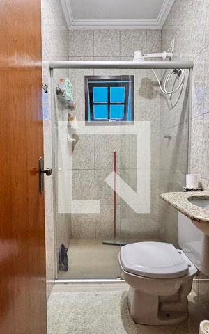 Casa à venda com 132m², 3 quartos e 4 vagasBanheiro