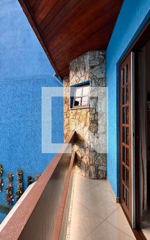 Casa à venda com 132m², 3 quartos e 4 vagassacada