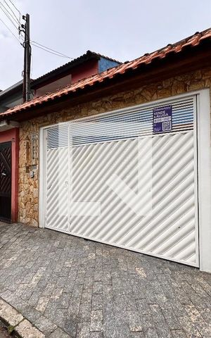 Casa à venda com 132m², 3 quartos e 4 vagasFachada + plaquinha